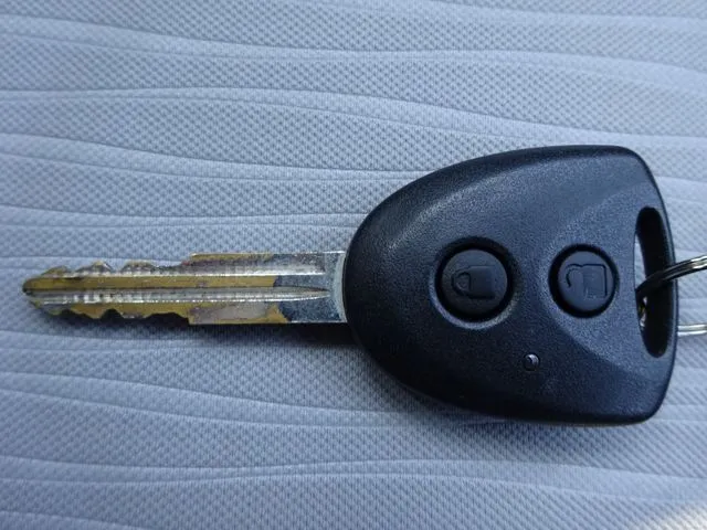 ダイハツ　ミラ　イース