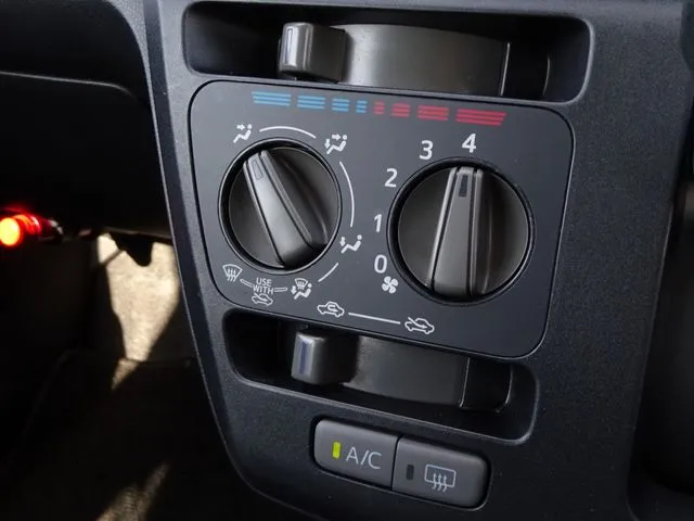 ダイハツ　ミラ　イース