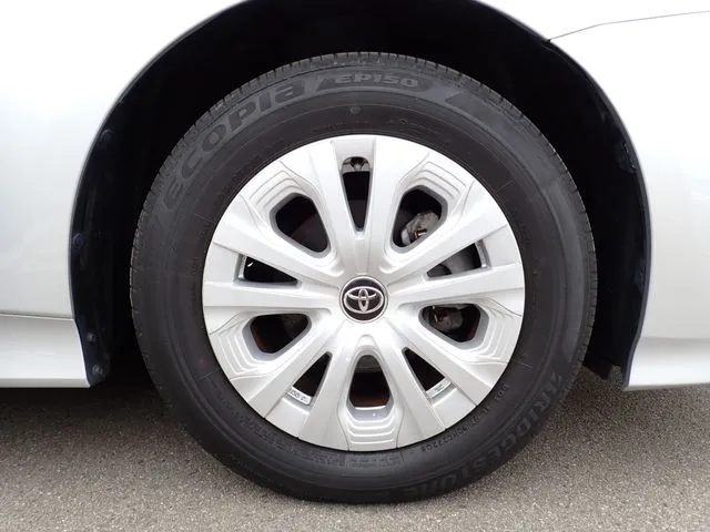 トヨタ プリウス