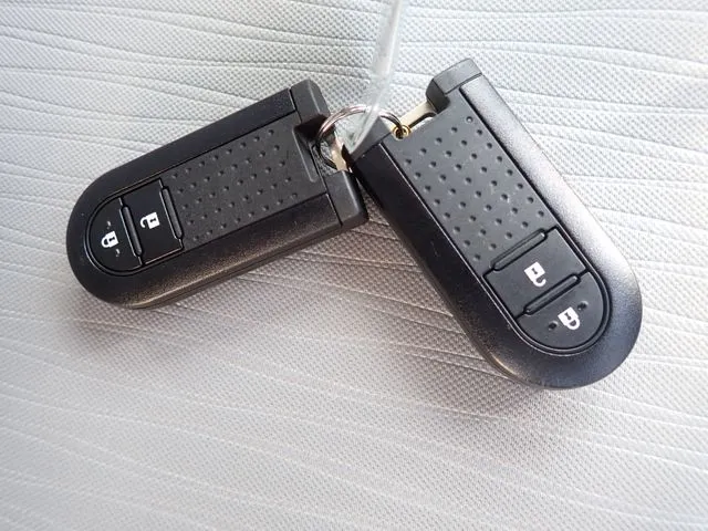 ダイハツ　ミラ　イース