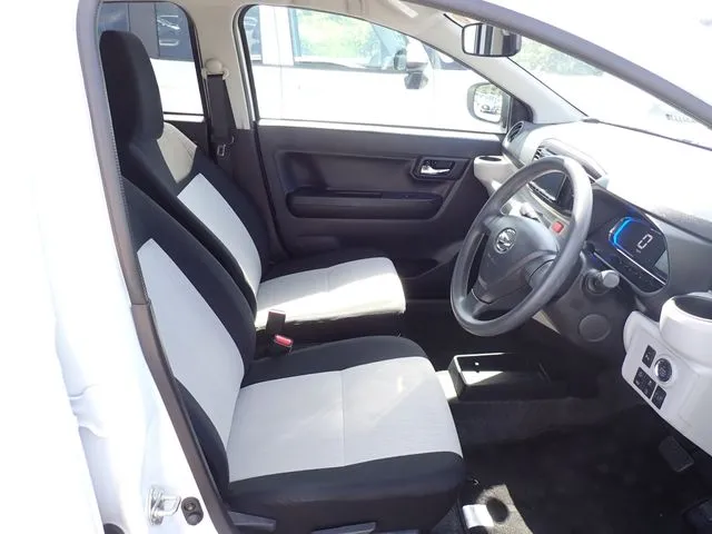 ダイハツ　ミラ　イース