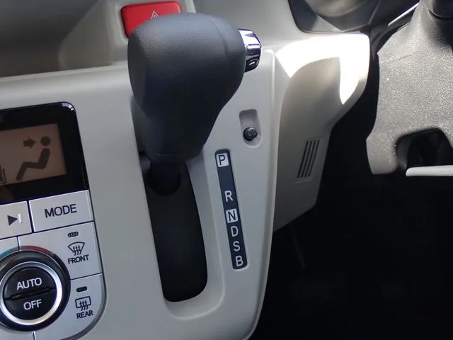 ダイハツ　ミラ　イース