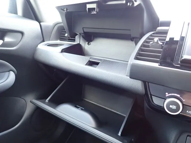 ホンダ　フィット　ｅ：ＨＥＶ