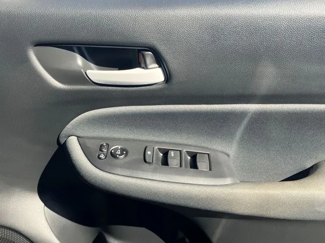 ホンダ　フィット　ｅ：ＨＥＶ　４ＷＤ