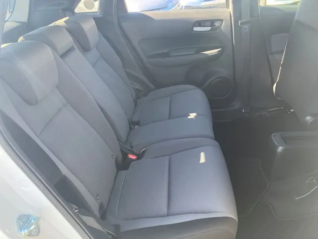 ホンダ　フィット　ｅ：ＨＥＶ　４ＷＤ