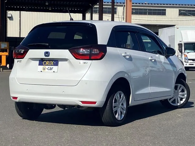 ホンダ　フィット　ｅ：ＨＥＶ　４ＷＤ