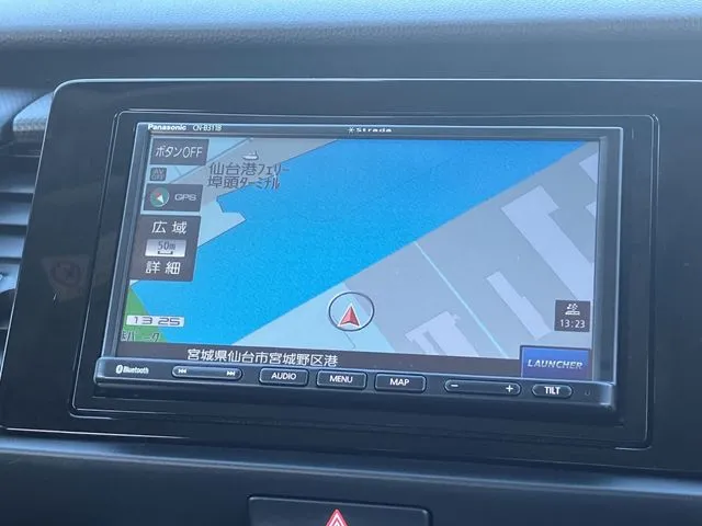 ホンダ　フィット　ｅ：ＨＥＶ　４ＷＤ