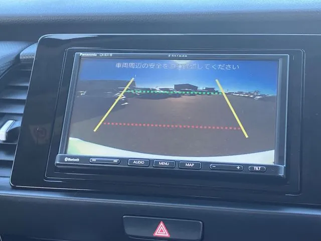 ホンダ　フィット　ｅ：ＨＥＶ　４ＷＤ