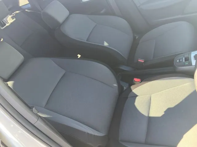 ホンダ　フィット　ｅ：ＨＥＶ　４ＷＤ