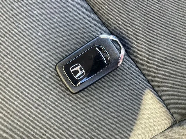 ホンダ　フィット　ｅ：ＨＥＶ　４ＷＤ