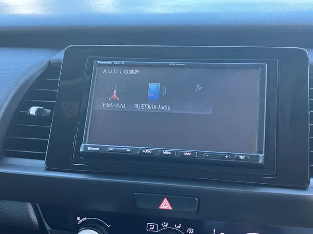 ホンダ　フィット　ｅ：ＨＥＶ　４ＷＤ