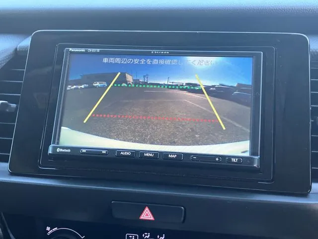 ホンダ　フィット　ｅ：ＨＥＶ　４ＷＤ