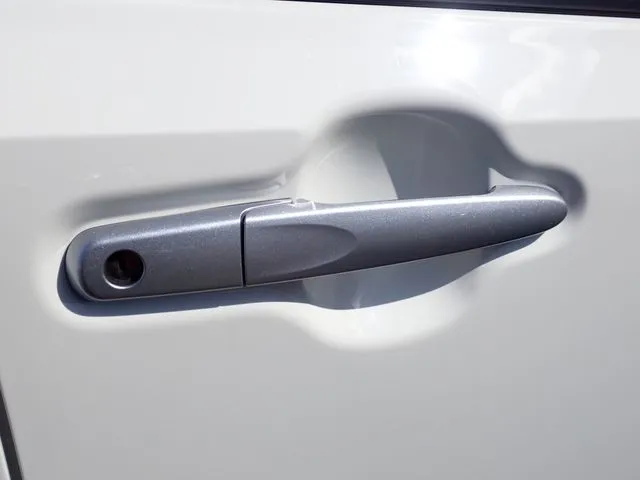 ミラ　イース（ダイハツ）の車両写真