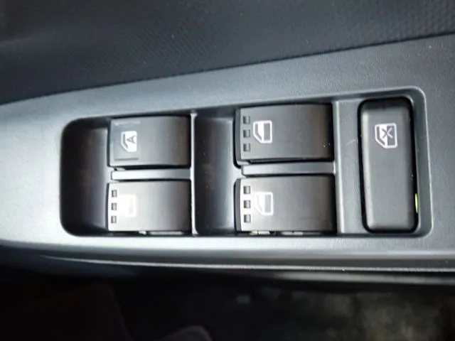 ミラ　イース（ダイハツ）の車両写真