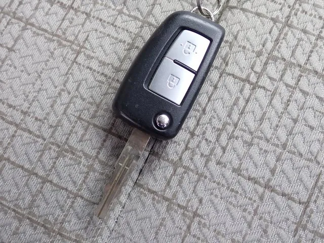 ニッサン　ルークス