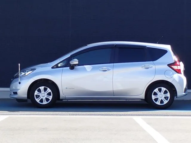 ノート（ニッサン）の車両写真