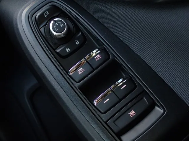 ＳＵＢＡＲＵ　ＸＶ　ハイブリッド（スバル）の車両写真