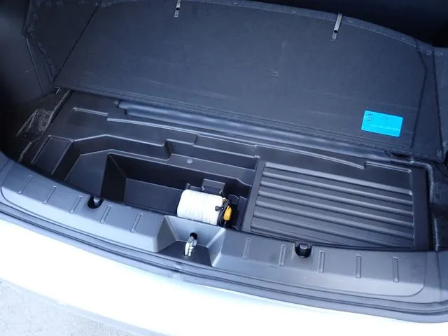 ＳＵＢＡＲＵ　ＸＶ　ハイブリッド（スバル）の車両写真