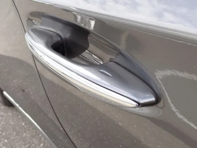 トヨタ　レクサス　ＬＳ５００ｈ　４ＷＤ