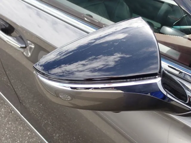 トヨタ　レクサス　ＬＳ５００ｈ　４ＷＤ