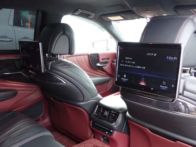 トヨタ　レクサス　ＬＳ５００ｈ　４ＷＤ