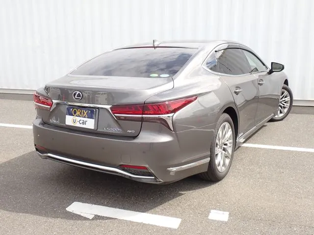 トヨタ　レクサス　ＬＳ５００ｈ　４ＷＤ
