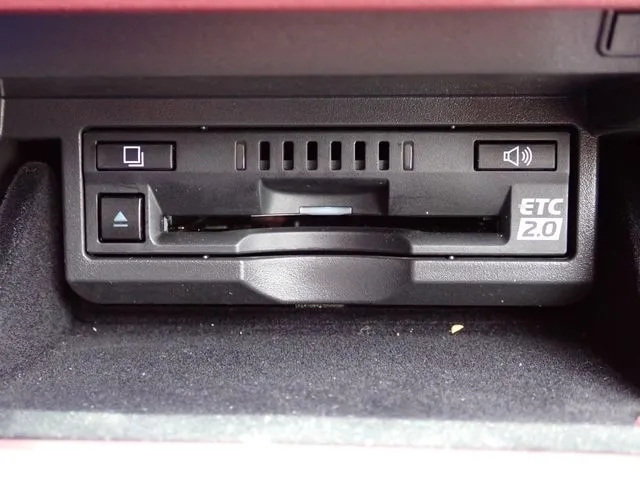 トヨタ　レクサス　ＬＳ５００ｈ　４ＷＤ