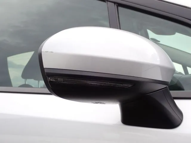 ノート（ニッサン）の車両写真