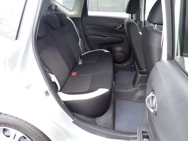 ノート(ニッサン)の車両写真