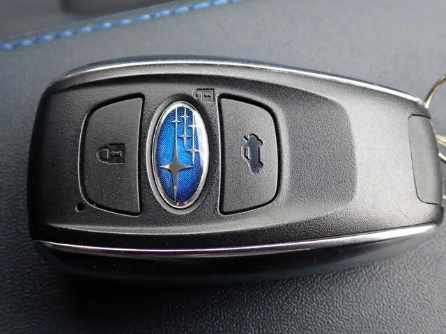 スバル　ＳＵＢＡＲＵ　ＸＶ　ハイブリッド