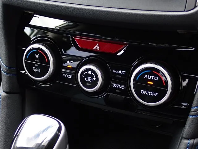 スバル　ＳＵＢＡＲＵ　ＸＶ　ハイブリッド