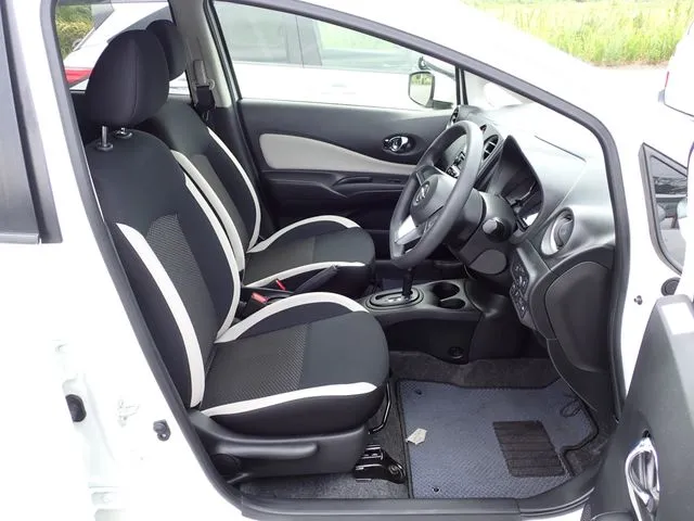 ノート(ニッサン)の車両写真