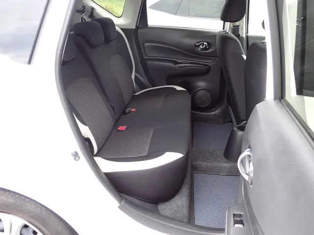 ノート(ニッサン)の車両写真