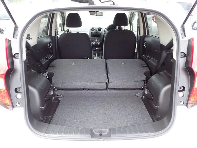 ノート(ニッサン)の車両写真