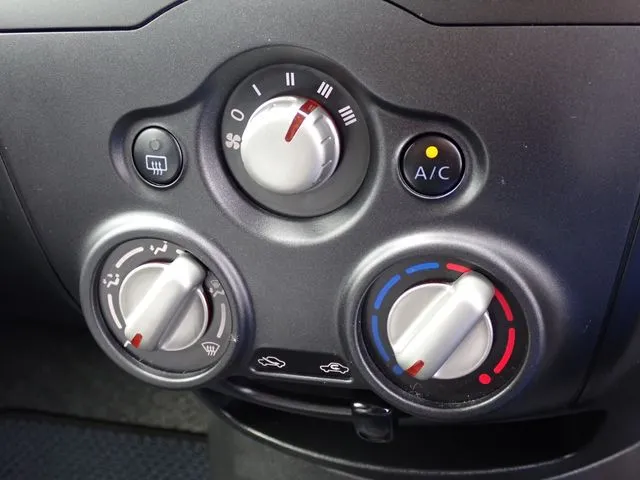 ノート(ニッサン)の車両写真