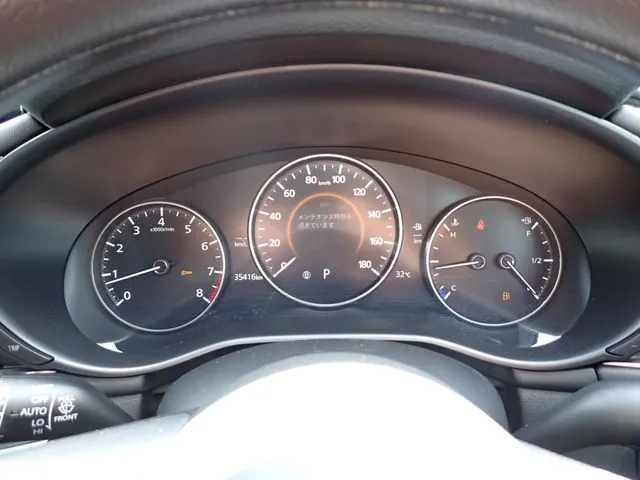 ＭＡＺＤＡ３　セダン（マツダ）の車両写真