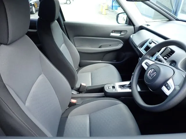 フィット　ｅ：ＨＥＶ（ホンダ）の車両写真