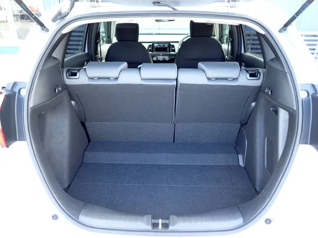 フィット　ｅ：ＨＥＶ（ホンダ）の車両写真