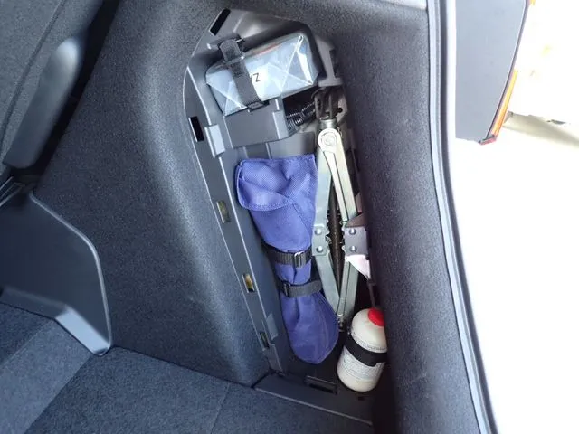 フィット　ｅ：ＨＥＶ（ホンダ）の車両写真