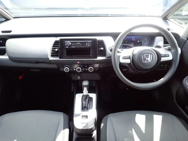 フィット　ｅ：ＨＥＶ（ホンダ）の車両写真