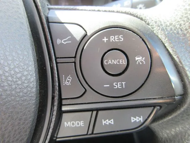 トヨタ　カローラ　ツーリング　ハイブリッド４ＷＤ