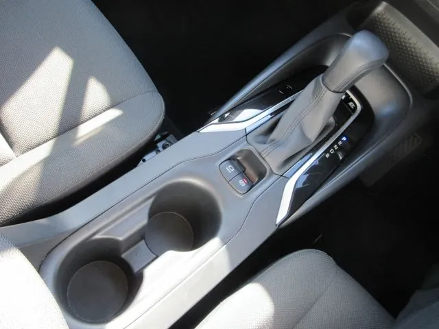 トヨタ　カローラ　ツーリング　ハイブリッド４ＷＤ