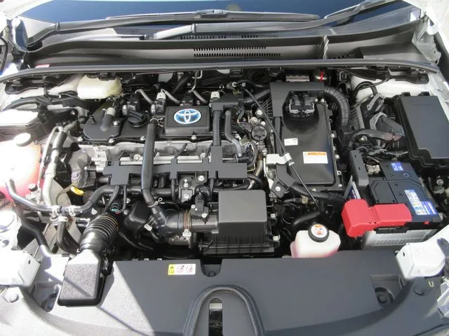 トヨタ　カローラ　ツーリング　ハイブリッド４ＷＤ