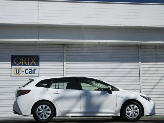 トヨタ　カローラ　ツーリング　ハイブリッド４ＷＤ