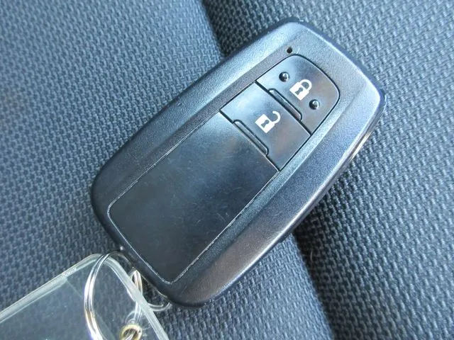 トヨタ　カローラ　ツーリング　ハイブリッド４ＷＤ