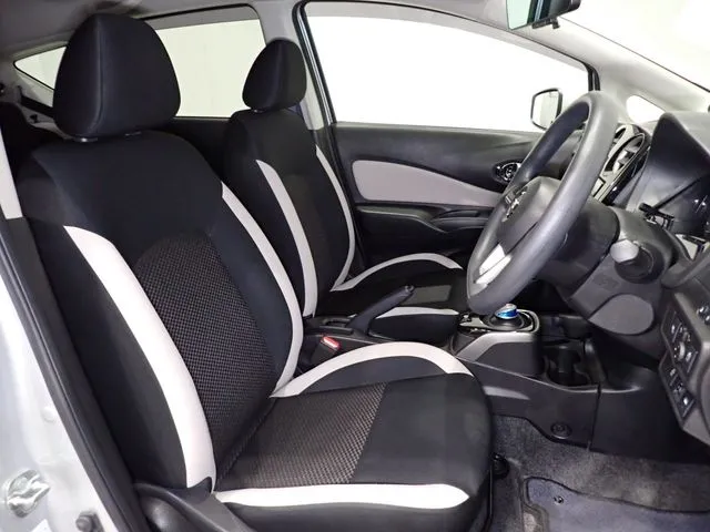 ニッサン　ノート