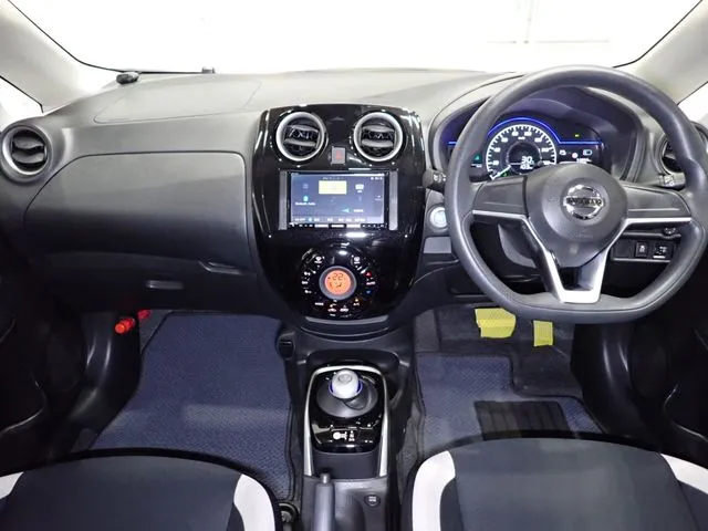 ニッサン　ノート