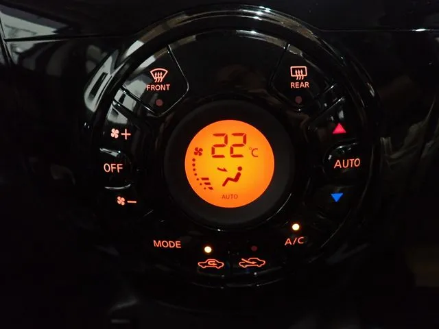 ニッサン　ノート