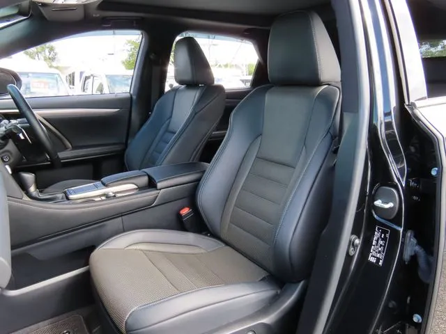 レクサス　ＲＸ４５０ｈ　ＡＷＤ（トヨタ）の車両写真