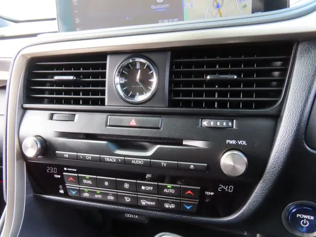 レクサス　ＲＸ４５０ｈ　ＡＷＤ（トヨタ）の車両写真